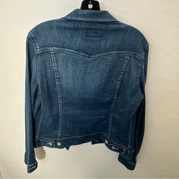 Women’s Classic Levi’s Denim Jean Jacket Medium - Picture 2 of 11